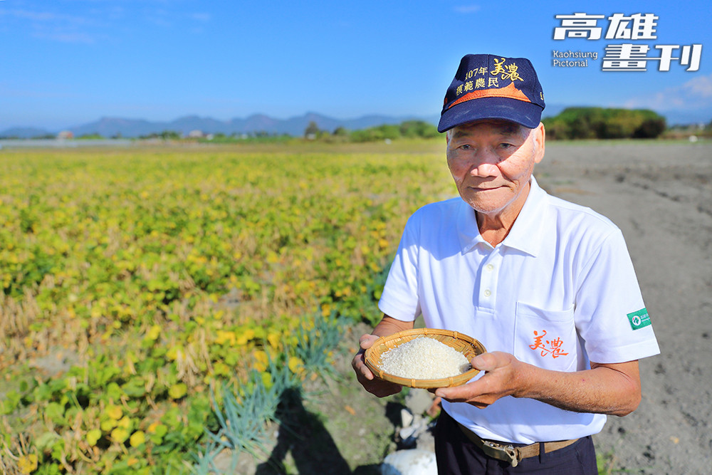 美濃稻米達人巫璋貴將軍人絕對準確的原則轉為農事職人精神，在美濃區稻米品質競賽中屢獲肯定。(攝影/Carter)