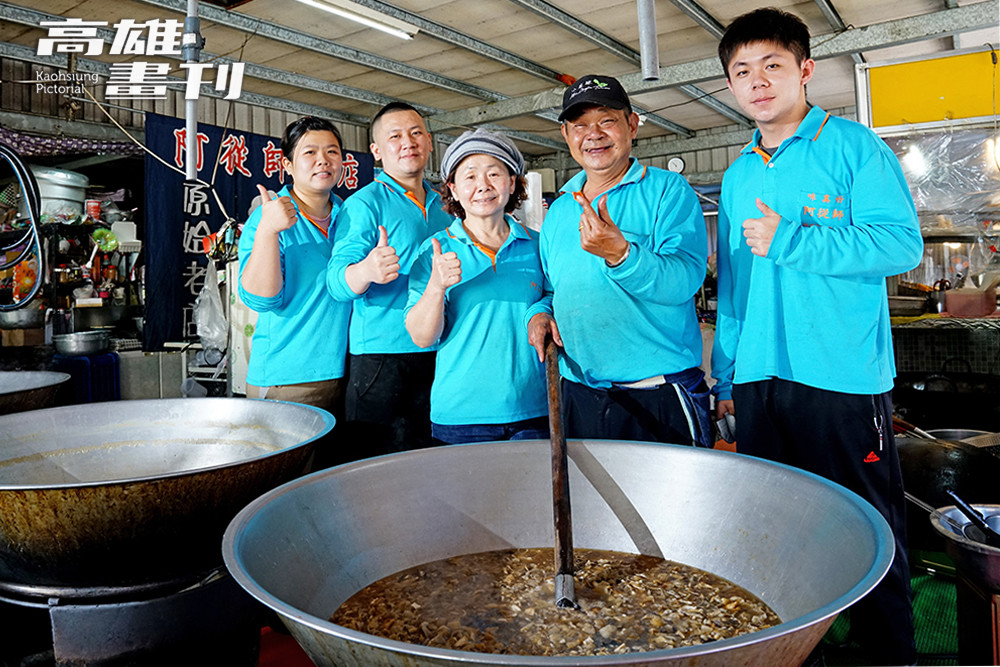 第二代加入經營，家庭合作呈現熱鬧辦桌氣氛與經典好滋味。(攝影/曾信耀)