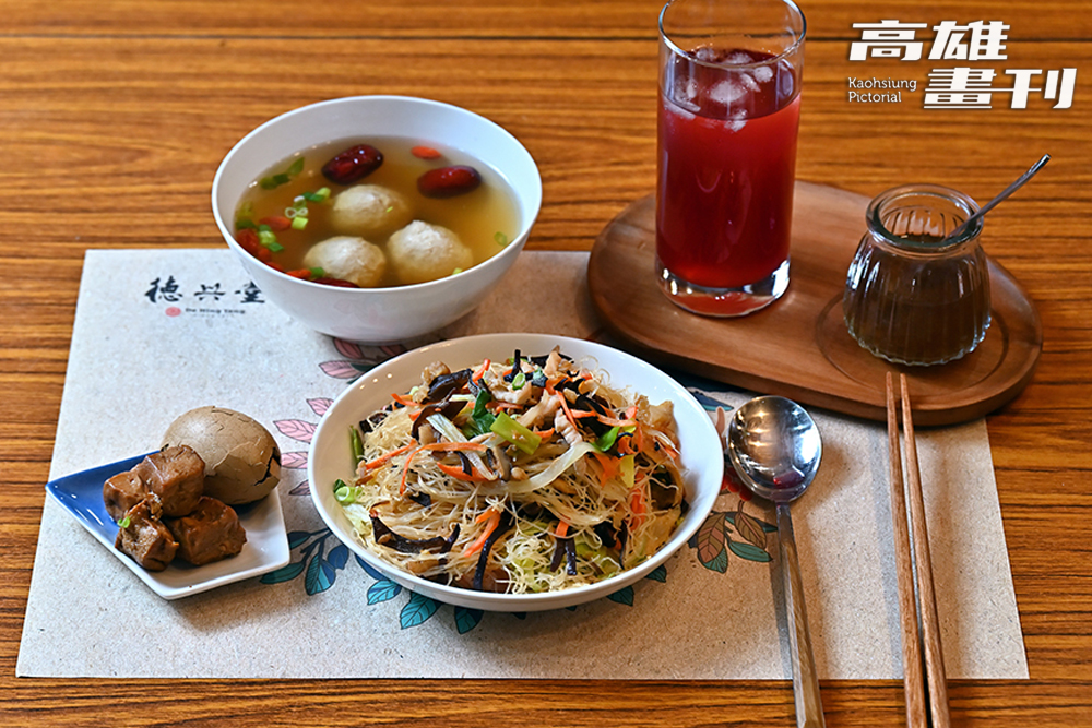想要品嚐中藥體驗教室藥膳料理套餐，提醒您需事先預訂。（攝影/Carter）