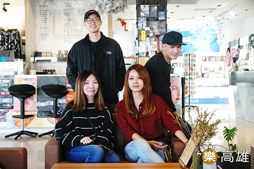 協拍小組成員個個都是勘景好手(前排左一Katty、前排右一Lita、後排左一小Ｑ、後排右一永鴻)。(攝影/曾信耀)