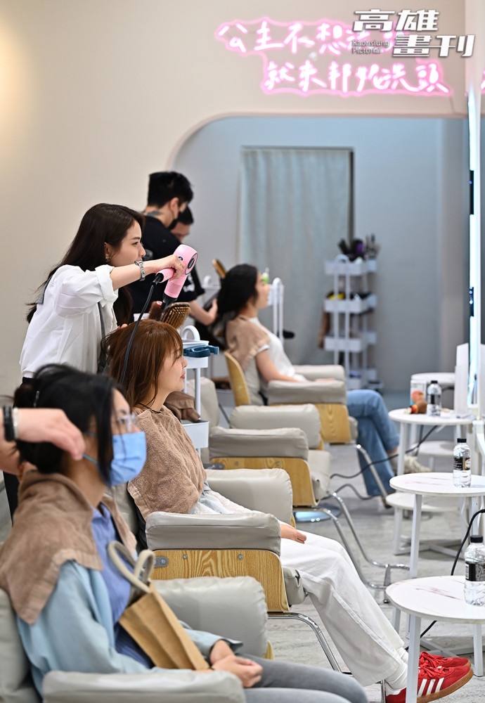 店家營業至深夜的守候，為晚下班的女性、輪班族與忙碌媽媽們，點亮一盞暖燈，找回屬於自己的從容呼吸。（攝影/Carter）