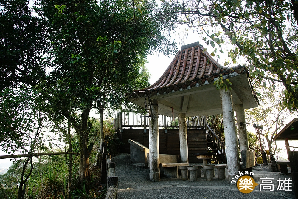 觀音山標高177公尺，三角點上還有設置一座涼亭。（攝影/曾信耀）