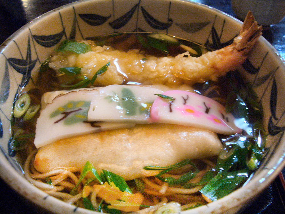 蕎麥麵是日本年菜之一。（©Tevaprapas）