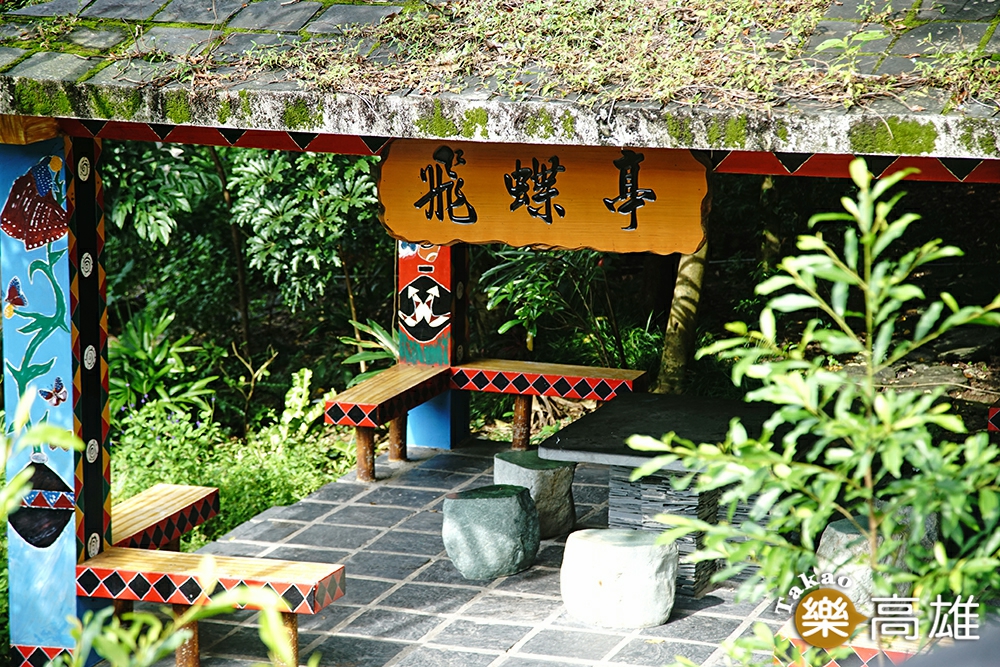 茂林生態公園廣場步道沿途設置飛蝶亭、紫蝶亭、瑪雅亭，賞蝶途中不妨好好安靜守候。（攝影/曾信耀）