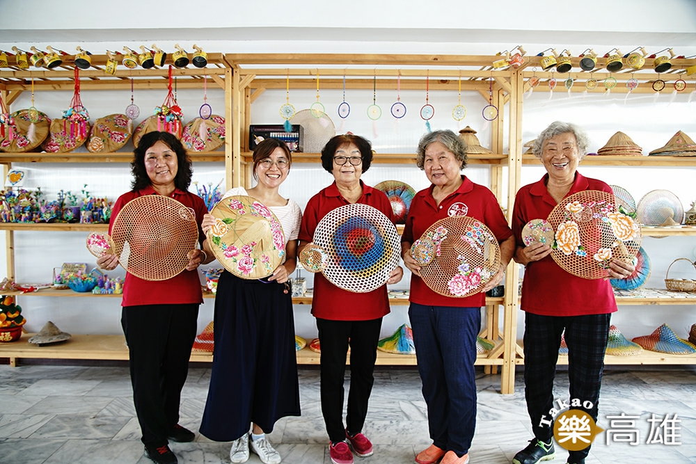 為了留下老一輩的共同回憶，總幹事李秀金籌備斗笠文化展示館，展出漯底的歷史文化，也陳列漯底斗笠的創意新生。（攝影/曾信耀）