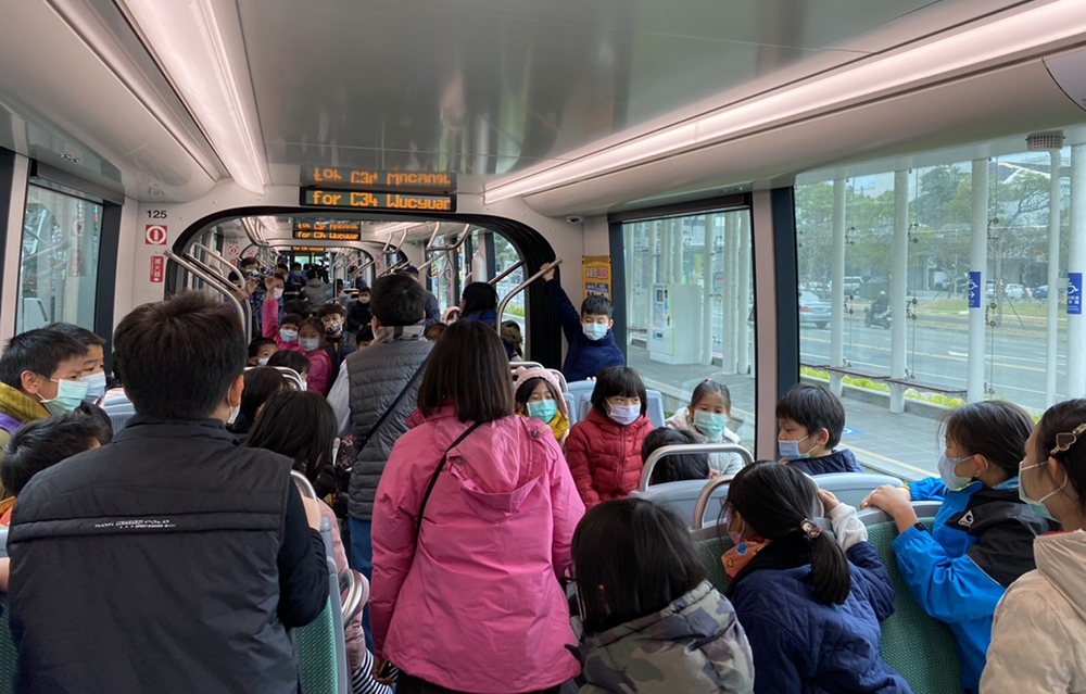 輕軌大南環段自1月中旬開放試營運。（圖片提供/高雄市政府捷運工程局）