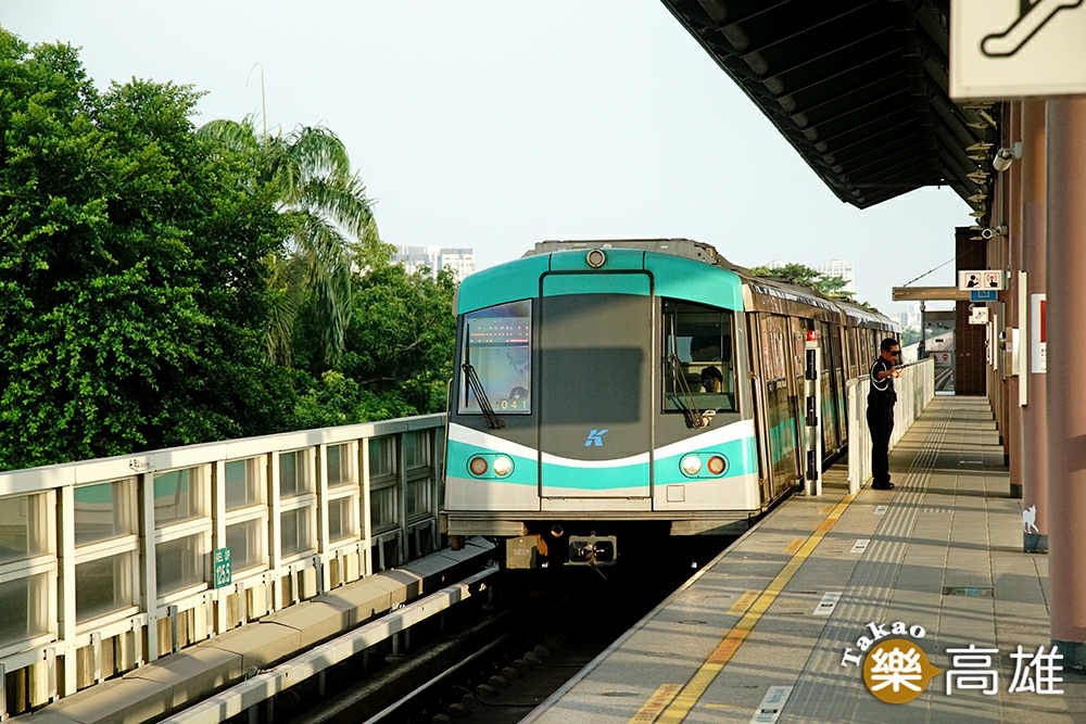 高雄黃線結合現有紅、橘兩線，大高雄公共運輸地圖成形，共創高雄便捷減碳的智慧運輸。（攝影/曾信耀）