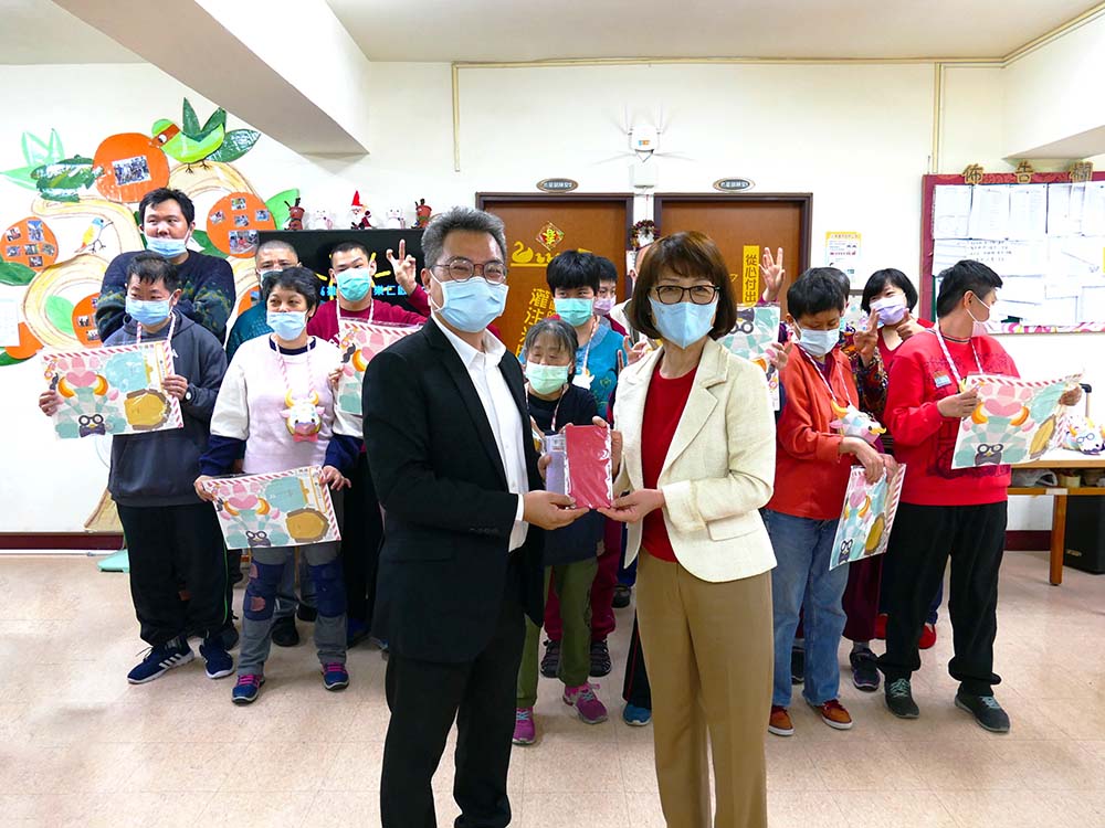 曾麗燕參訪樂仁啟智中心，在第一線聆聽弱勢團體的需求與意見。（圖片提供/高雄市議會）