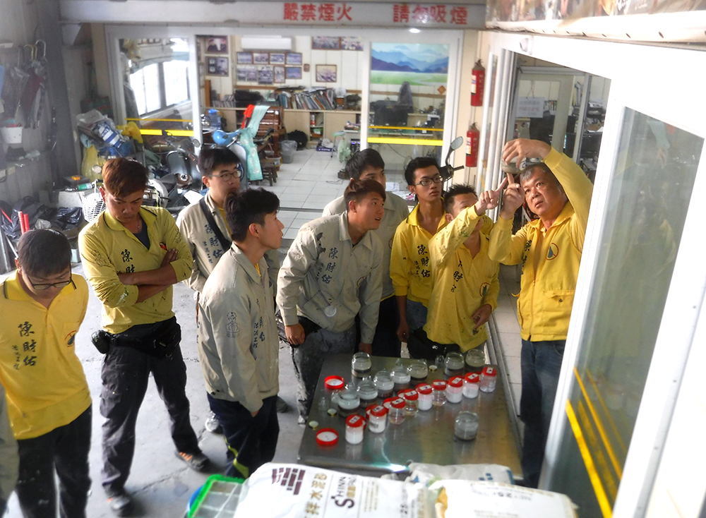 陳財佑堅持使用真材實料，採用前一定要經過多次實驗測試。（圖片提供/陳財佑治漏技研）