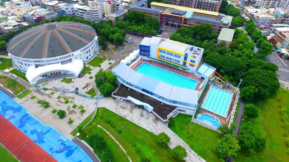 鳳山運動園區是高雄市首座市民運動中心，讓市民擁有優質的運動休閒空間。（提供/高雄市政府運動發展局）