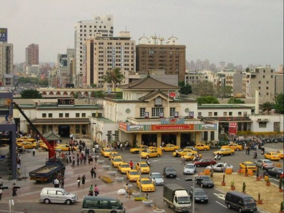 舊高雄車站的帝冠式建築已有80年歷史，建築承載著許多高雄人的成長記憶。（圖片提供/交通部鐵道局南部工程處）
