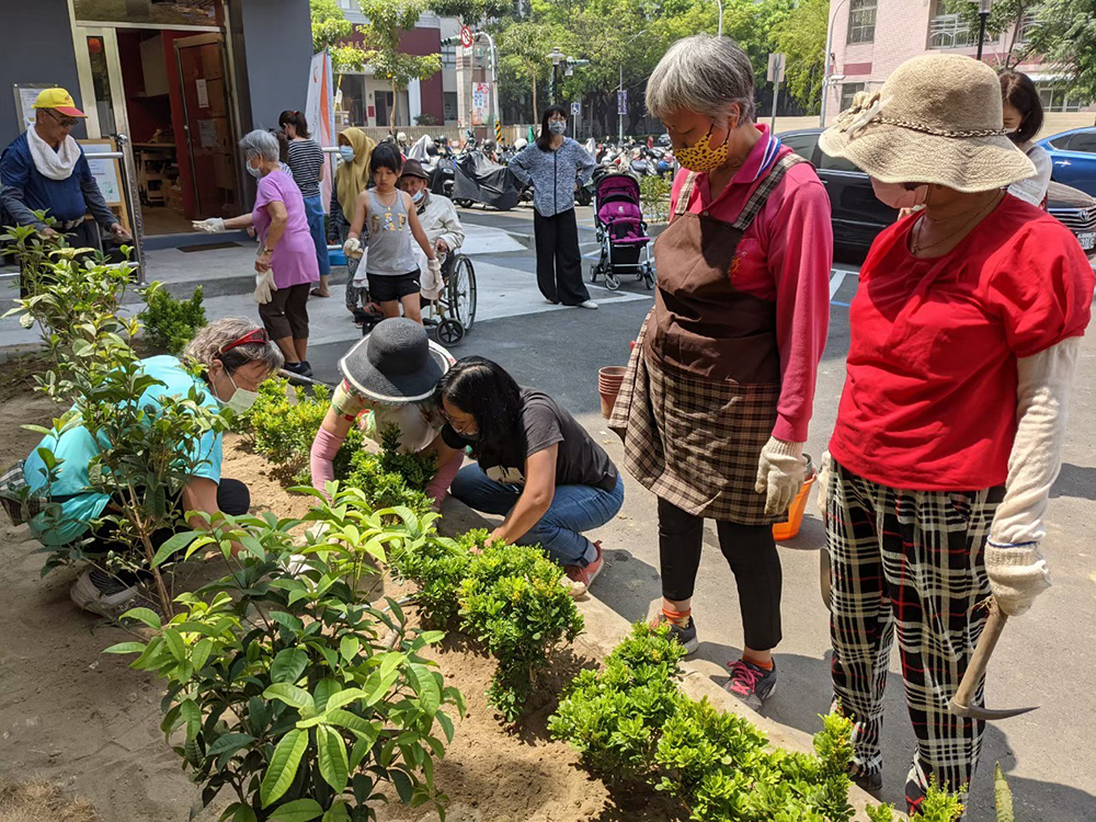 青銀共居的社宅，住戶彼此之間有更多的連結，圖為高雄市「前金大同社會住宅」。(圖片提供/ 高雄市都發局)
