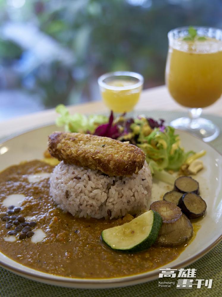 主廚喬勳擅長以辛香料調味，「香料花園咖喱飯」風味濃郁，溫和不辛辣。(攝影/Cindy Lee)