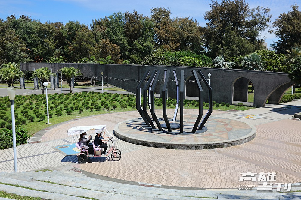 迎接遊客，市府積極整建旗津觀光硬體設施，提升旅遊環境品質。(攝影/Carter)