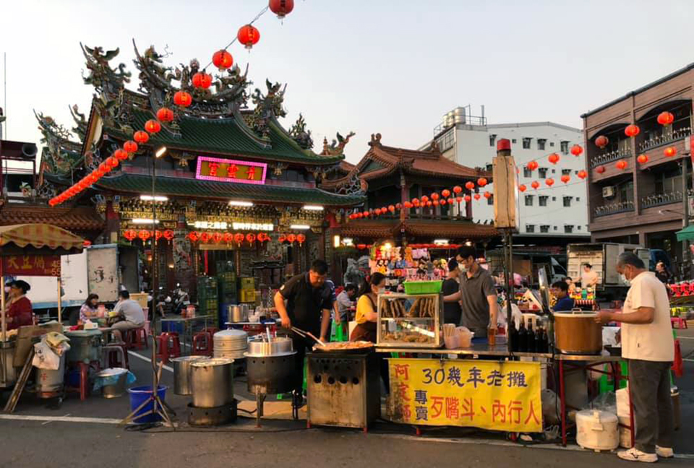 青雲宮前阿定師沙鍋魚頭。(圖片提供/阿定師沙鍋魚頭)