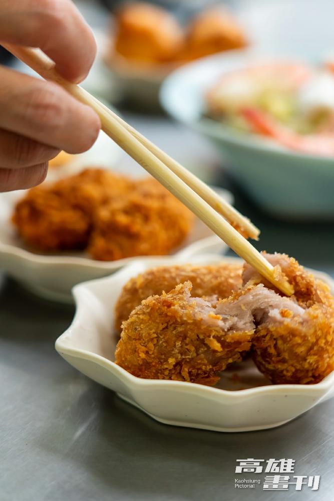 蛋香芋丸外皮酥脆、內餡綿密，芋香洪流衝擊味蕾，最後的甜蜜收尾令人滿足。(攝影/Cindy Lee)