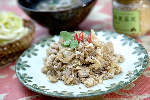 高麗菜乾炒肉。