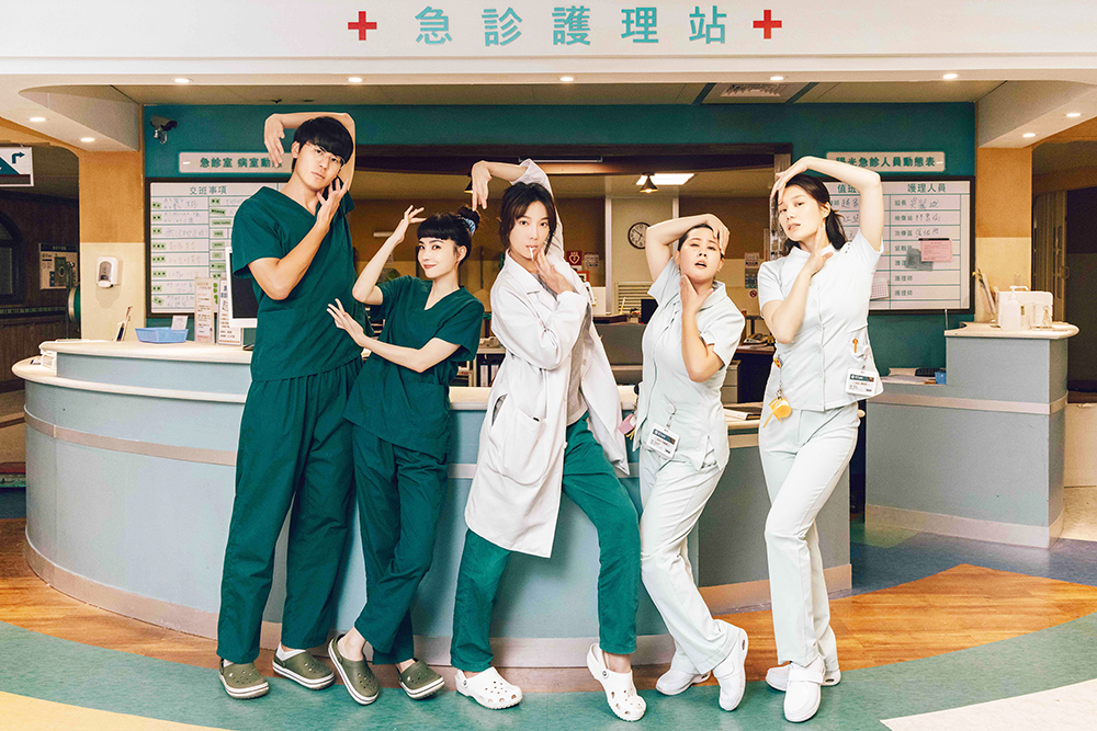 《村裡來了個暴走女外科》改編自劉宗瑀的同名小說，屬於《女外科三部曲》的最後一部，寫出醫療人員的難處、外科的重要性，也希望點燃年輕學子的醫療熱忱。(圖片提供/公共電視)