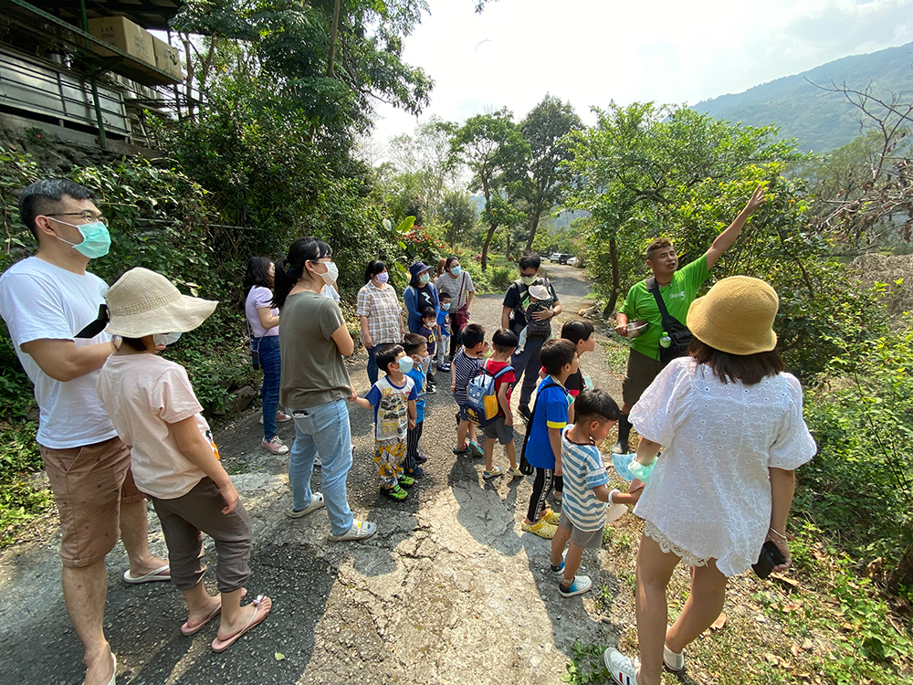 得恩谷的生態多樣性吸引來自世界各地的旅人，疫情前有六、七成均為國外旅客。民宿提供專業生動的生態導覽，讓旅客透過了解土地進而更認識台灣。（圖片提供/得恩谷生態民宿）