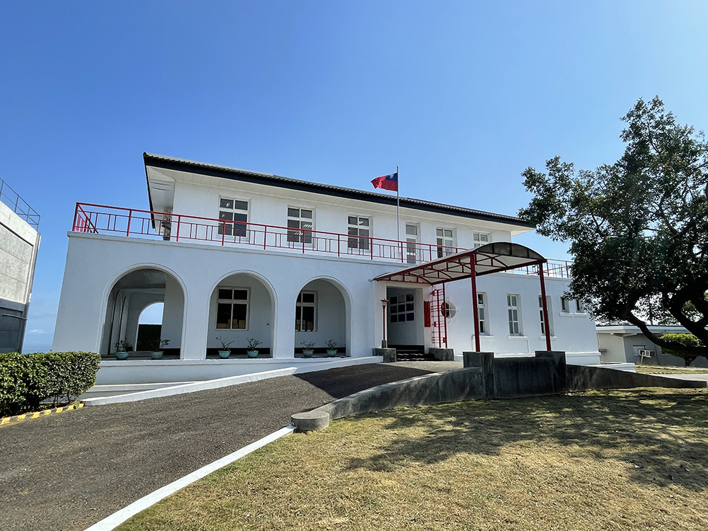 被稱為「小白宮」的張學良故居使用咾咕石砌成，位於軍方壽山管制區內，過去未曾公開參觀，是本次文博遶境詢問度最高的景點之一。(圖片提供/高雄市政府文化局)