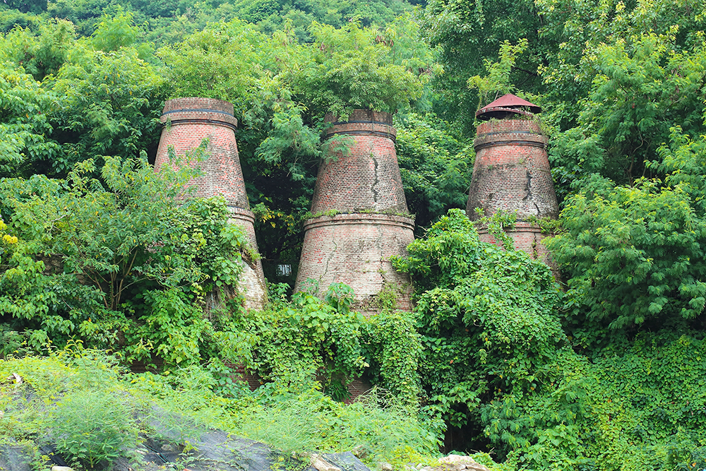 台灣水泥百年石灰窯，過去從未正式開放，此次「文博遶境」首度舉辦官方導覽。 (攝影/Carter)