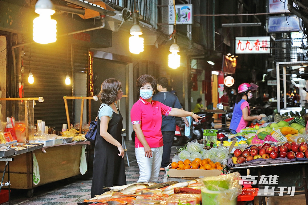 跟著在地人的腳步，走過「銀座街」往日的繁華，走進現在的市場生活。(攝影/Carter)