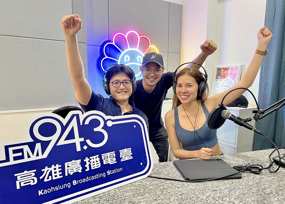 高雄廣播電臺將現有廣播音檔，剪輯為適合Podcast播出形式，多一個平臺露出，增加曝光、拓展收聽族群。(圖片提供/高雄廣播電臺)