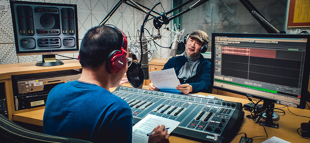 高雄廣播電臺將廣播串聯Podcast，抓住網友的耳朵。(圖片提供/高雄廣播電臺)
