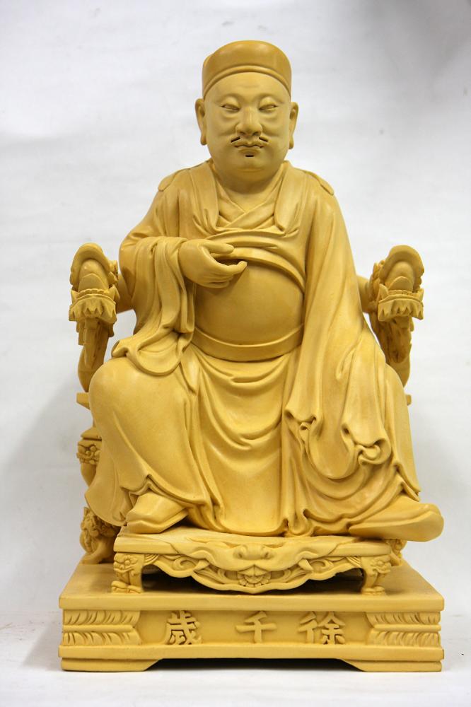 陳峻漢在校主修西洋人體雕塑，讓他穿梭傳統與現代工藝之間遊刃有餘。