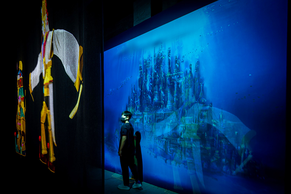 「機械仿生怪物」展區重現赤兔影像的VR動畫作品《海影城事》中，以高雄為藍本所設計的海底機械城市。(圖片提供/高市府文化局)