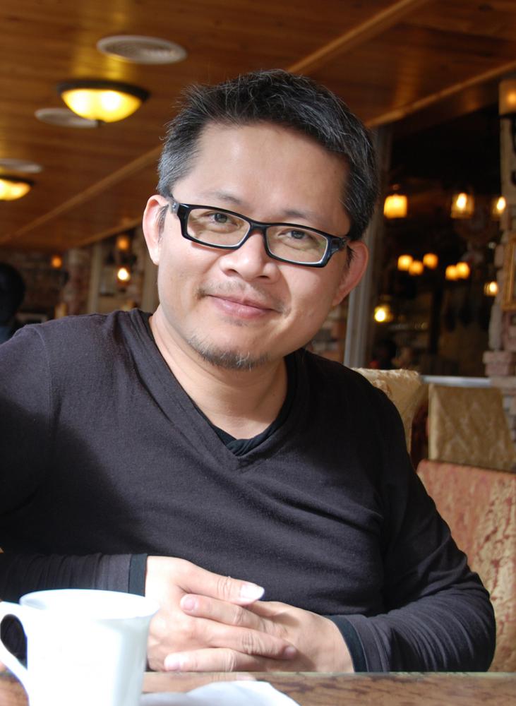 正修科技大學時尚設計系賴岳興老師。