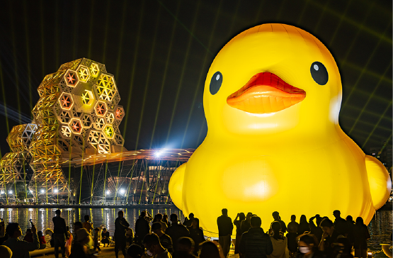 Beloved Yellow Rubber Duck Returns to Kaohsiung