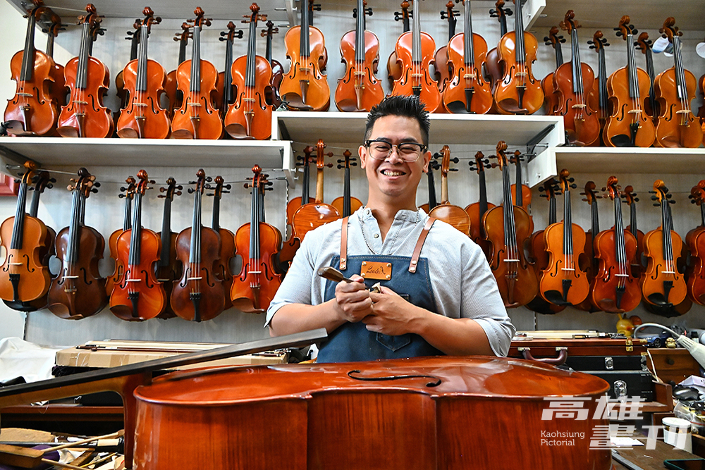 麗的樂器第三代傳承王宇寧，曾赴義大利製琴重鎮─克里蒙納學習手工製琴，返臺後成立提琴工作室，提供維修提琴、銷售進口提琴、純手工客製提琴等服務。(攝影/Carter)