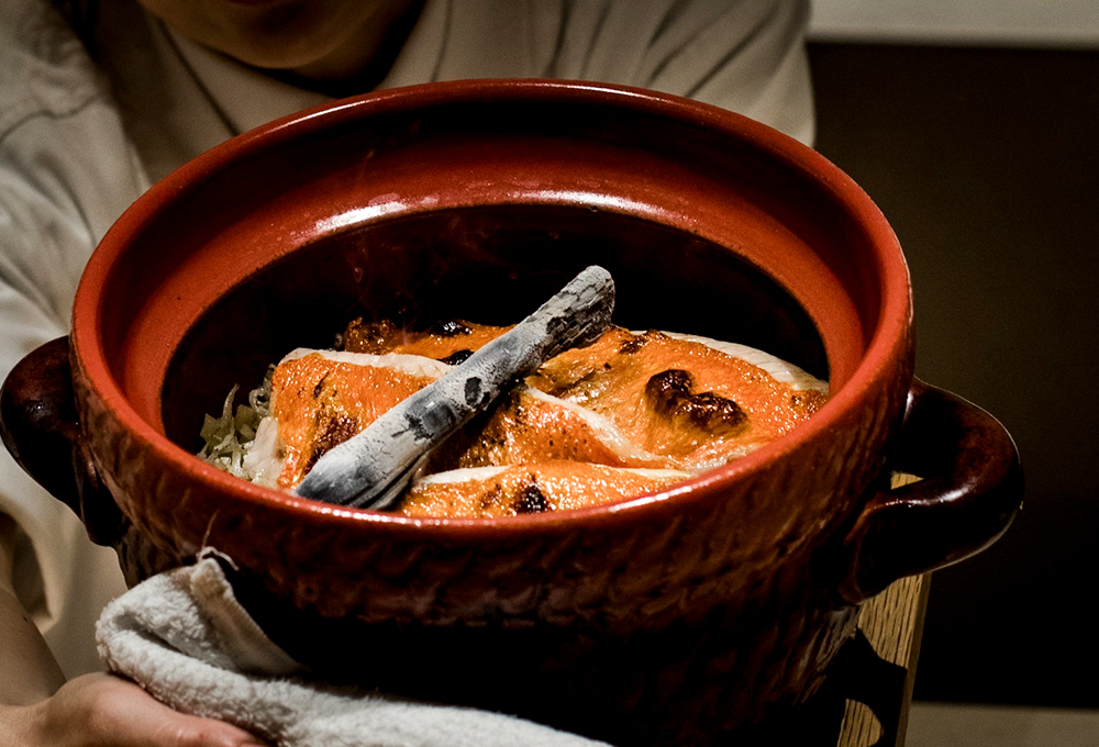 「承SHO」的特色料理之一是「釜飯」，是一道日本傳統的季節料理。(圖片提供/承SHO)
