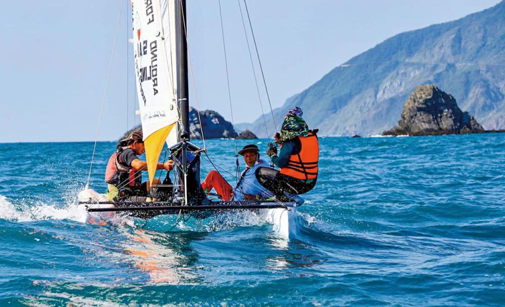青い海へ帆を掲げ 「台湾ヨット界の父」詹正峰さんの軌跡