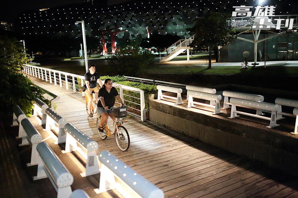 新光碼頭可騎乘自行車。(攝影/Carter)