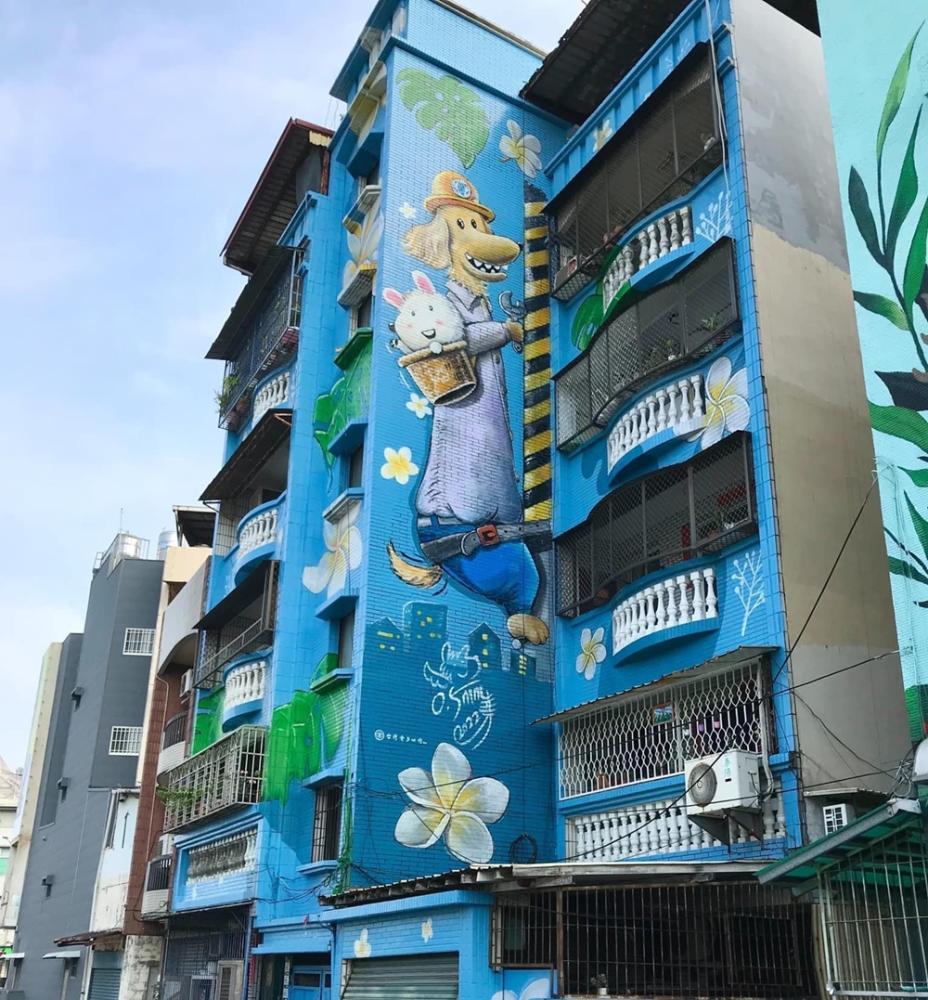 謝閔堯創作的壁畫出現在民宿、公寓及學校等多個地點，成為拍照打卡熱點。(圖片提供/0.5mm謝閔堯)