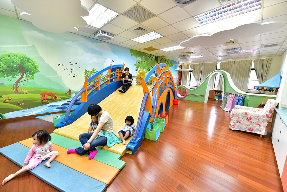 社會局在三民、鳳山、旗山設置兒童早期療育發展中心。 (圖片提供/高雄市政府社會局)