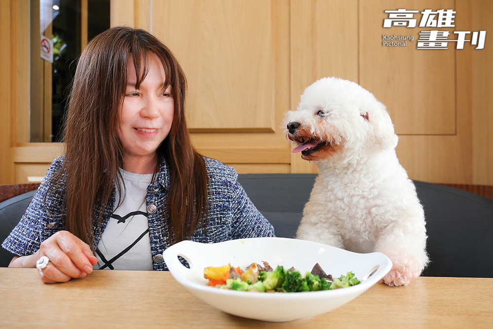 MAO MAO LEE一樓餐廳座位寬敞舒適，主人可以和寵物一起開心用餐。(攝影/Carter)