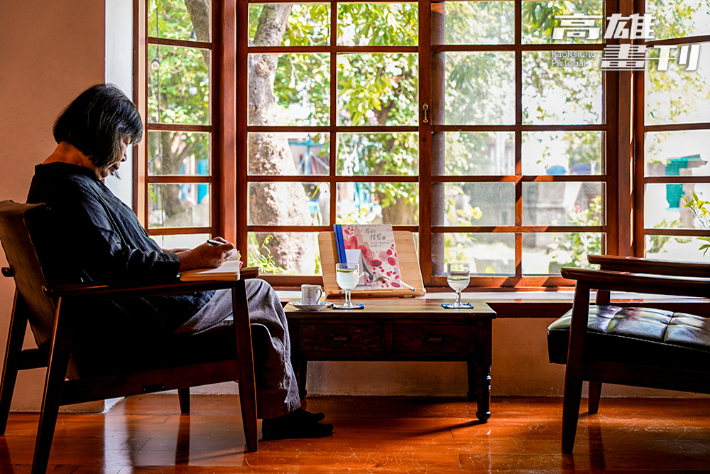 薛伯輝基金會執行長鍾蔡瑛珠表示，搖籃咖啡不僅能享受難得的休日小確幸，更歡迎帶家中長輩來，共同沉浸靜謐的日式氛圍。(攝影/Cindy Lee)