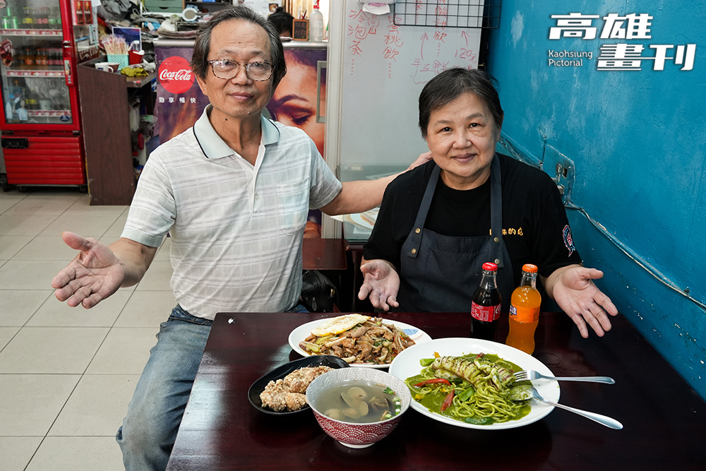 阿珠姐與先生一起經營二十餘年，依然樂在工作，她笑著說：「我喜歡煮菜、喜歡變化，做自己喜歡的事就很高興。」(攝影/Cindy Lee)