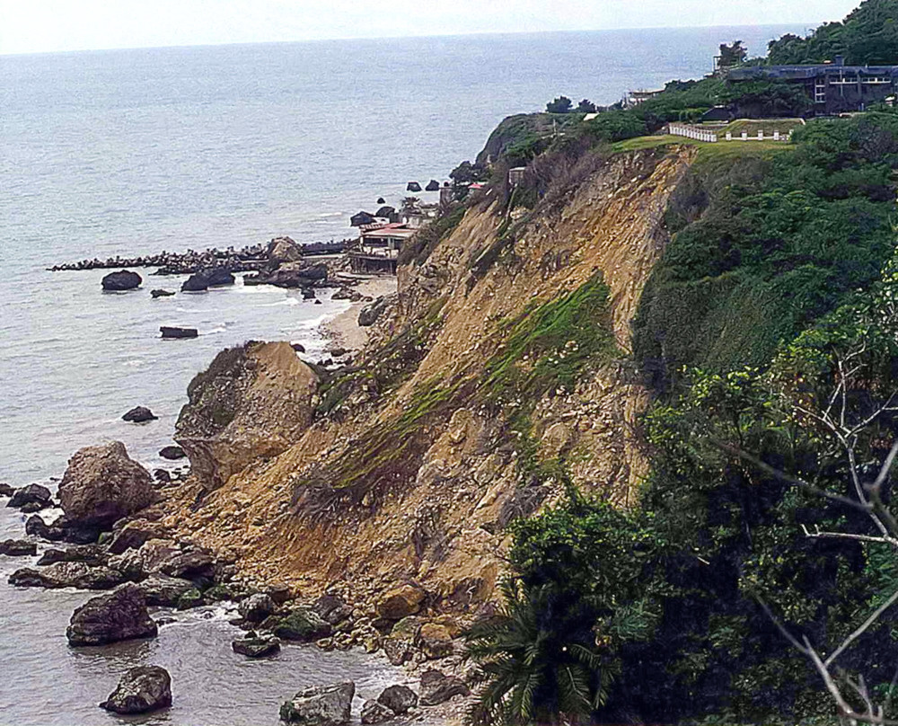 柴山海岸斷崖地形。