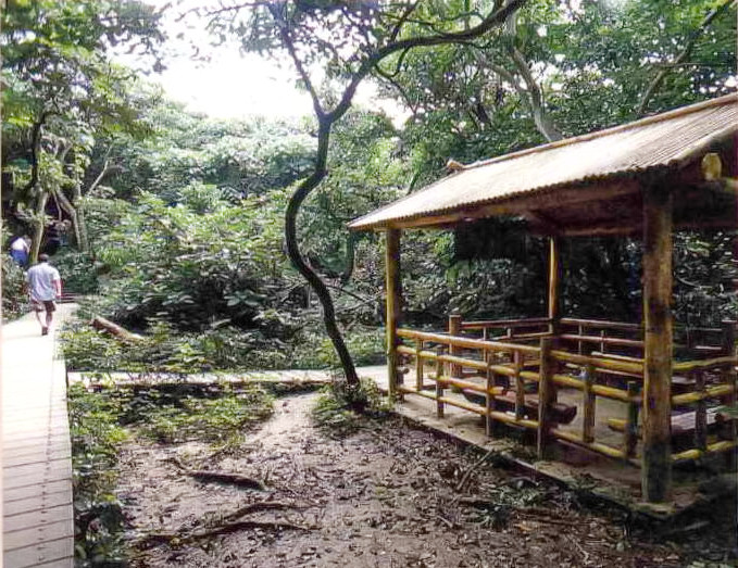 傳說中的馬卡道族跳舞場遺址，現為休息涼亭。