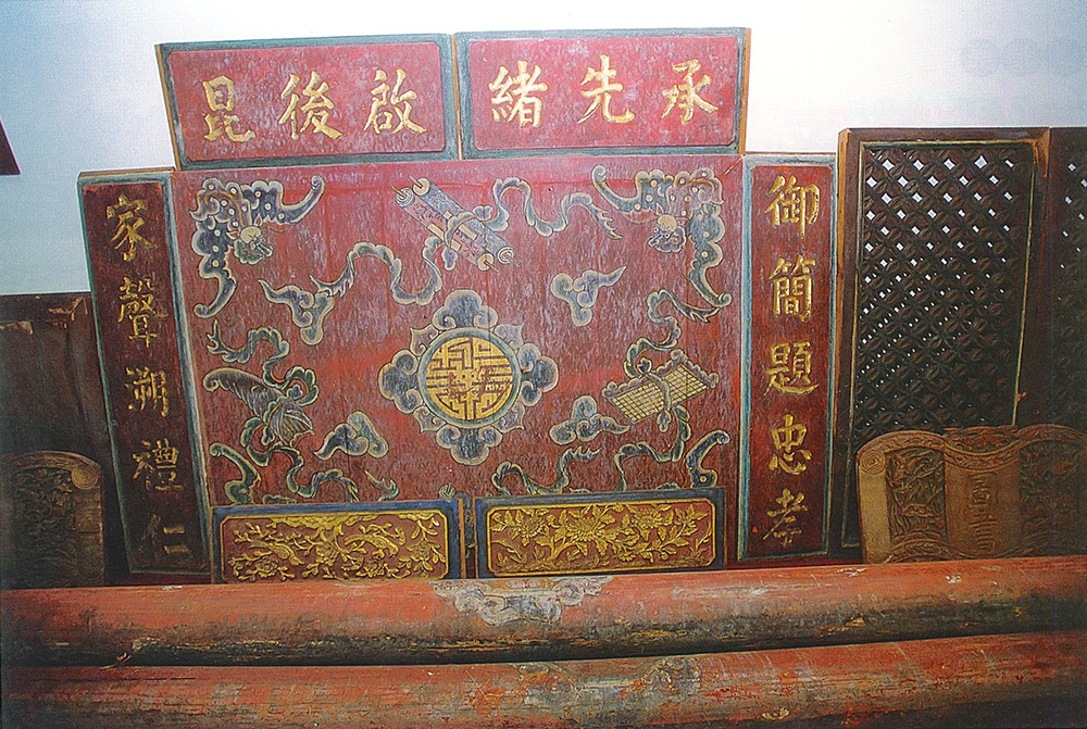 圖中為屏東佳冬祖厝捐贈予文物館的古代建材，建於1880年代的林家祖厝，使用的是具百年歷史的建材。(攝影／謝明祚)