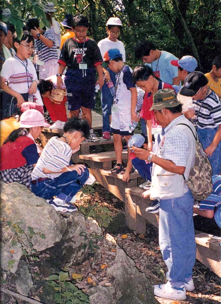 生態保育觀念，就在自然之旅中悄悄紮根。(高雄市野鳥協會提供)