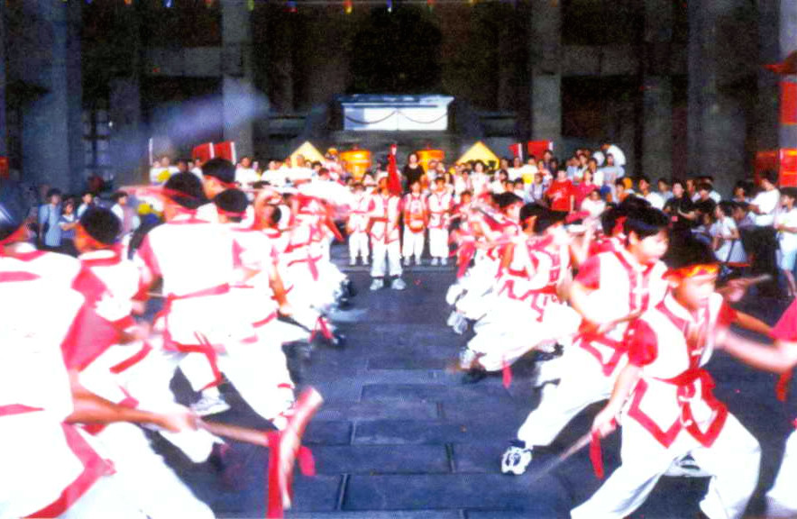 楠梓國小精采的宋江陣表演。