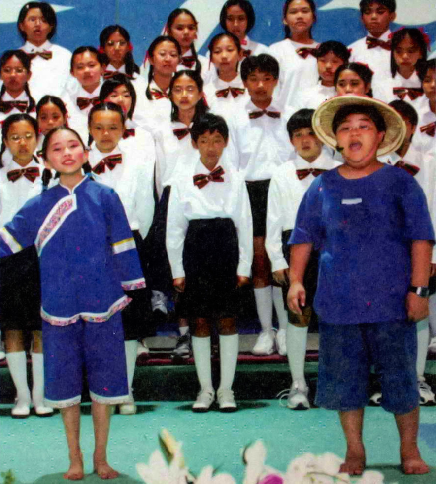 莊敬國小學童唱著一首首客家歌謠，領略客家語言之美。