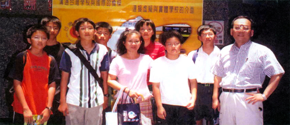 「台灣人へ台灣味」參賽學生藉由網頁，帶領大家欣賞高雄縣市的城市美味。（明誠中學提供）