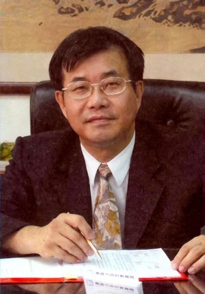 教育局鄭英耀局長