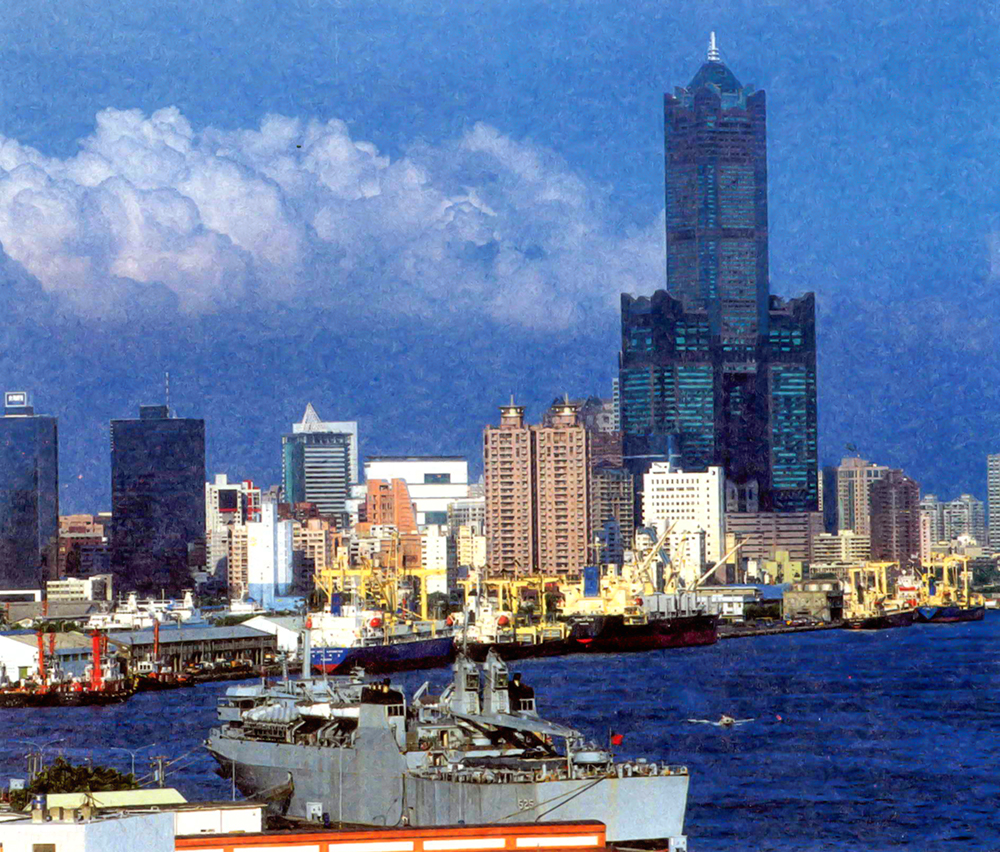 高雄港的未來發展，朝向貨港營運及觀光休憩的碼頭分開進行。（攝影／蔡宗昇）